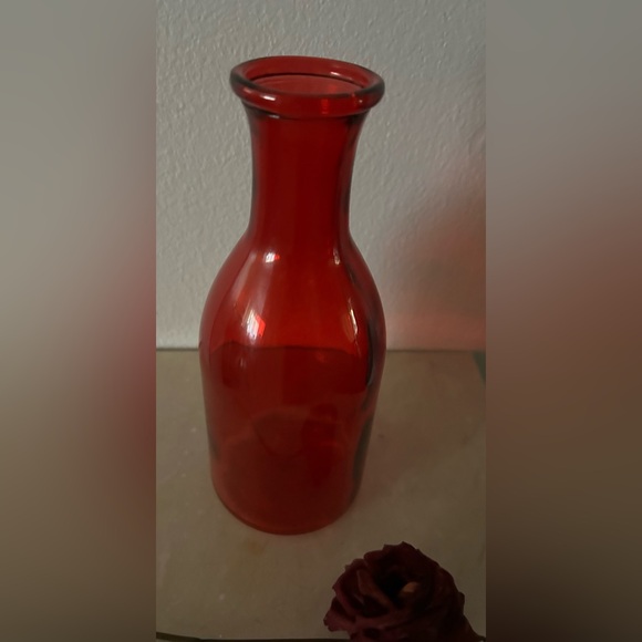Bottle shaped, deep red, ruby, vase. 8.75” - Picture 4 of 9